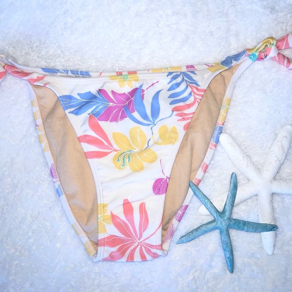 NWOT women's bikini bottom ,size L, full coverage